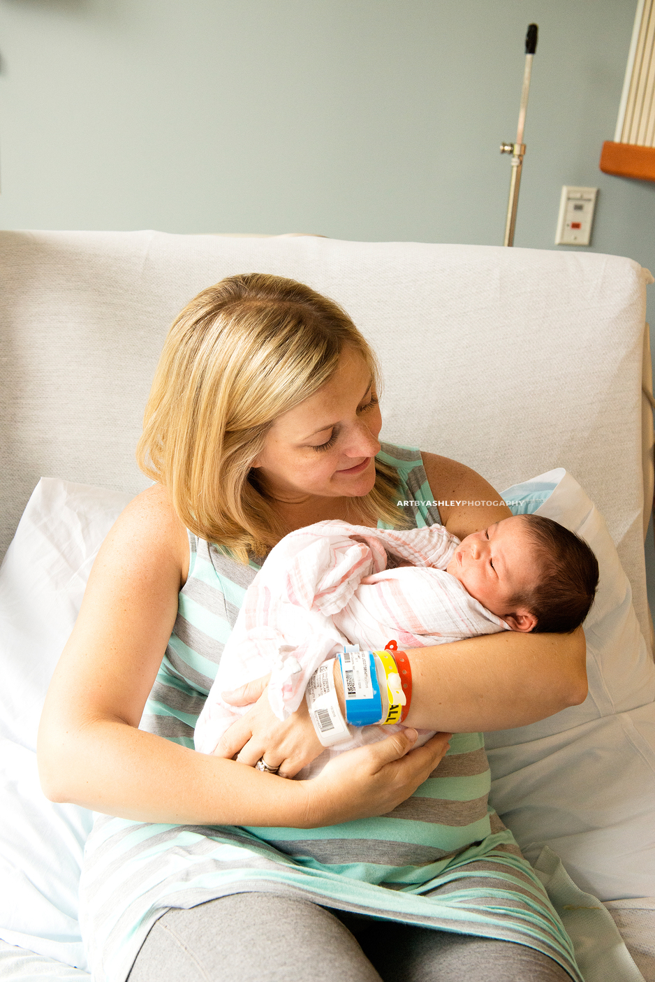 Greensboro Newborn Hospital Photos(008)