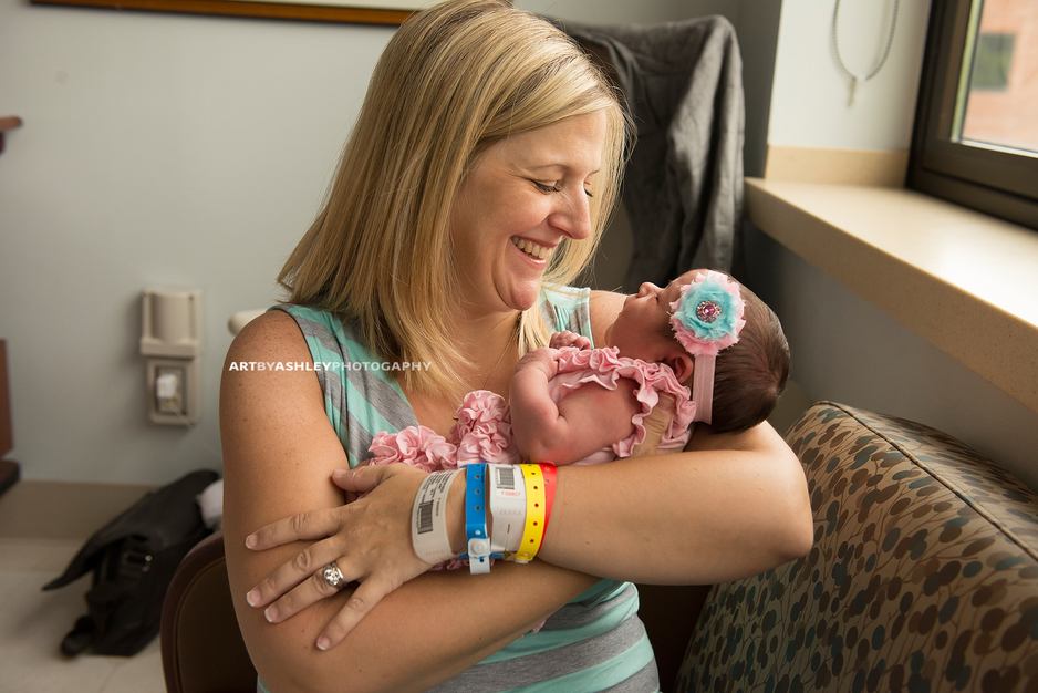 Greensboro Newborn Hospital Photos(033)